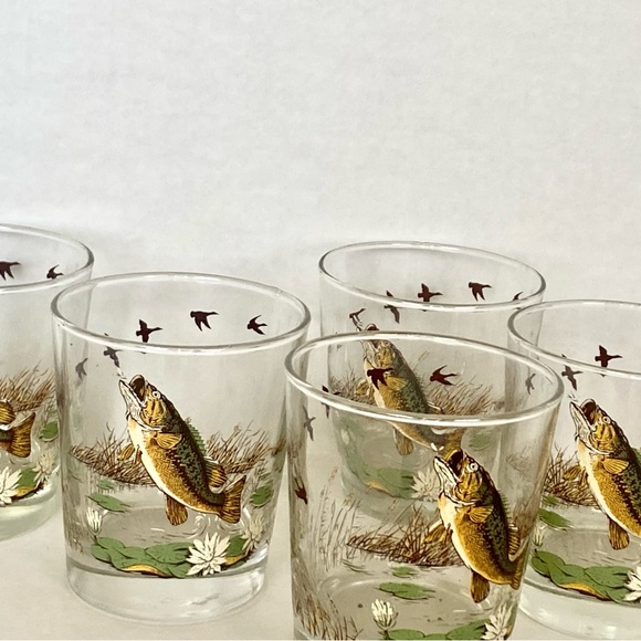 Vintage Libbey glasses 4” Tall, 13 oz-FISHING Large mouth bass, barware Set of 5 - Picture 2 of 4